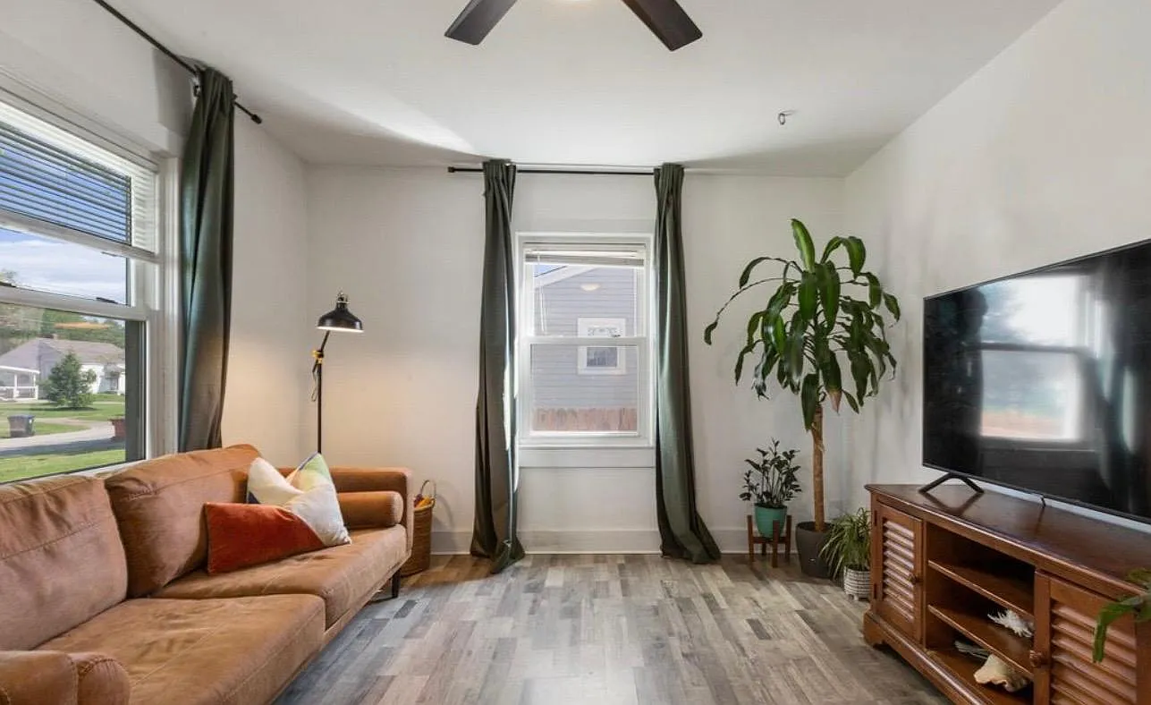 2 bed, 744 sqft, $1,700 — Photo 4