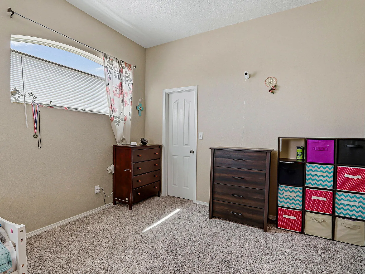 3 bed, 2141 sqft, $1,900 — Photo 2