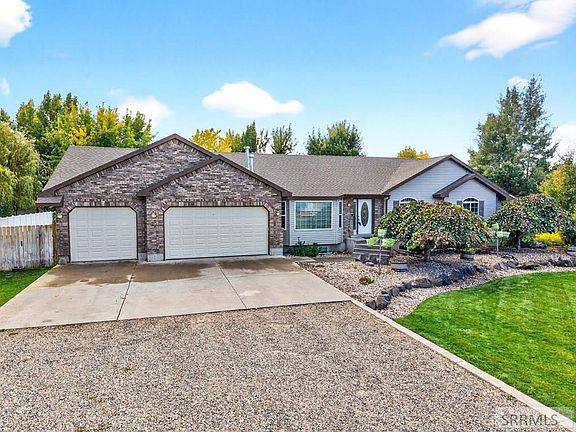 3rd image of 3860 E 390 N