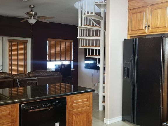 3rd image of 918 Bass Ave
