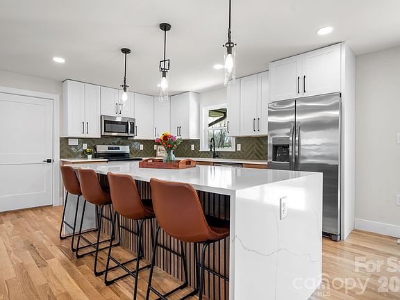 4th image of 715 Sunridge Dr