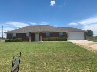 801 S Wickham St, Alvord, TX 76225