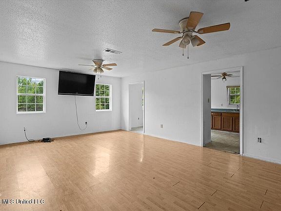 4th image of 328 W Progress Rd