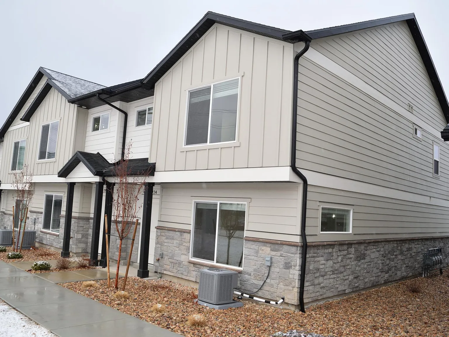 3 bed, 2.5 bath, 1549 sqft, $1,600 — Photo 3