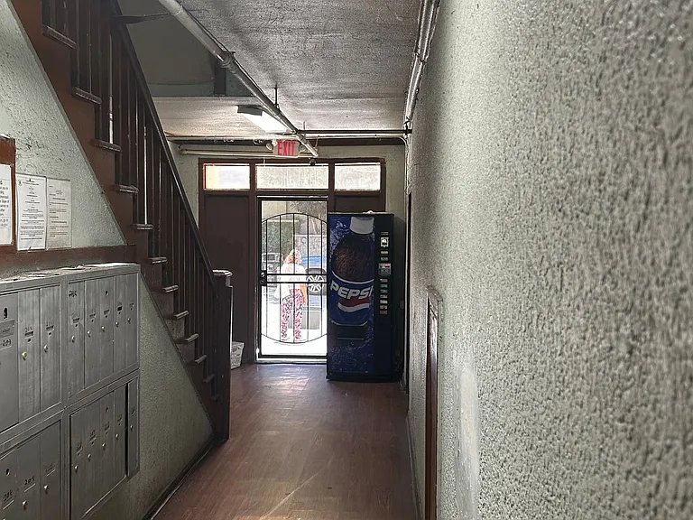 437-443 Hartford LLC "Hartford Hills" — Photo 5