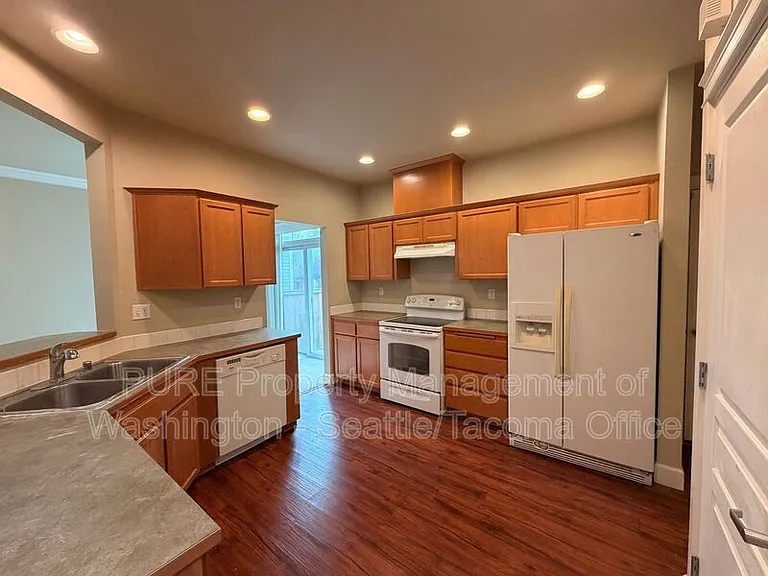 1510 Cottonwood Ave — Photo 3