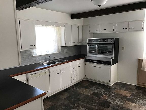 3rd image of 1001 N Fairlawn West Cir