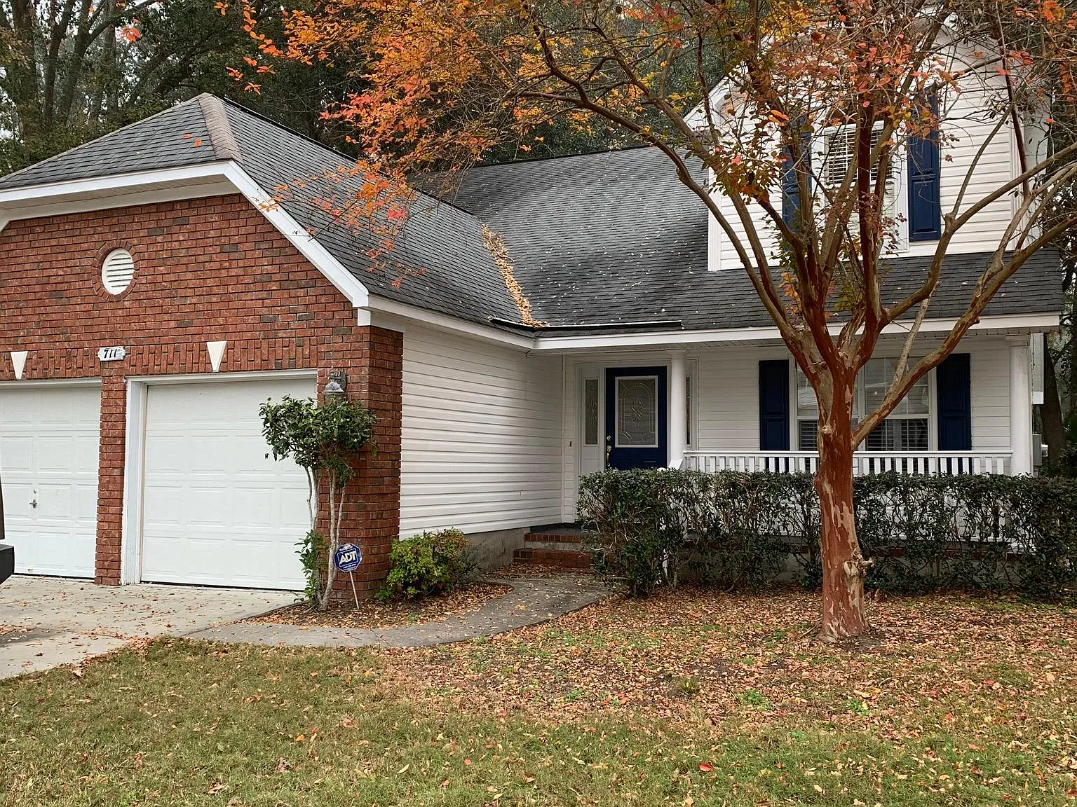 4 bed, 2.5 bath, 2180 sqft, $3,300 — Photo 2