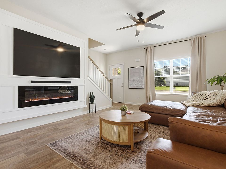 1st image of 777 Garland Dr