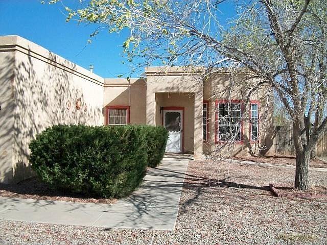 1st image of 605 Loma Encantada St