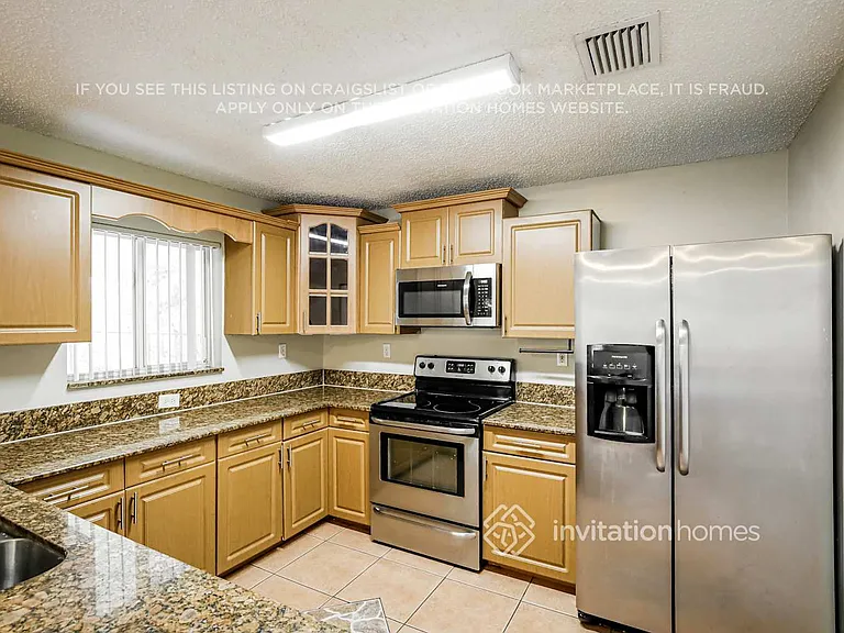 2300 SW 106th Ave — Photo 7