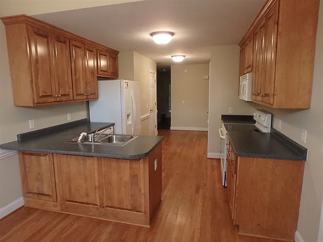 166 Moonlight Dr — Photo 3