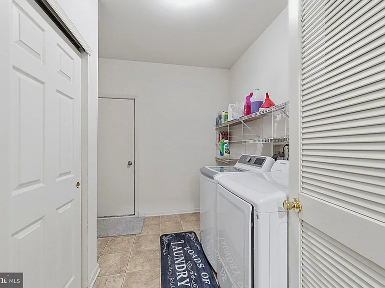 537 Riggs Ave — Photo 10