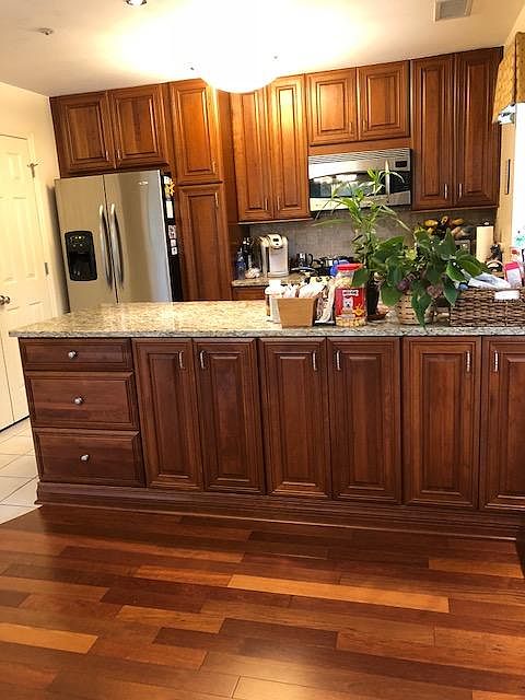 Updated Kitchen W/ Stainless Appliances