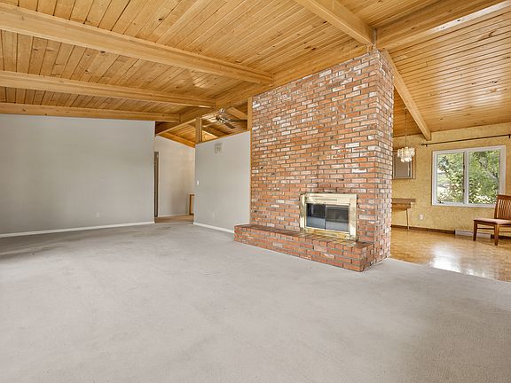 5th image of 3131 Radcliffe Dr Unit A