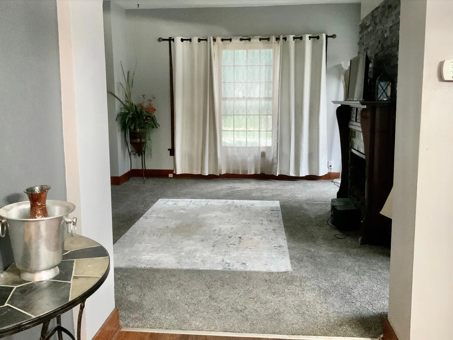 946 Oakland Ave — Photo 1