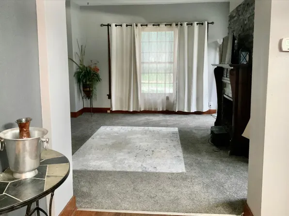 946 Oakland Ave, Waukesha, WI 53186