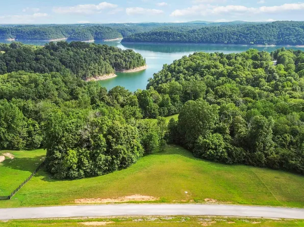 60 Hickory Point Dr, Monticello, KY 42633