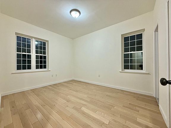 4th image of 252 Armstrong Ave Floor 1