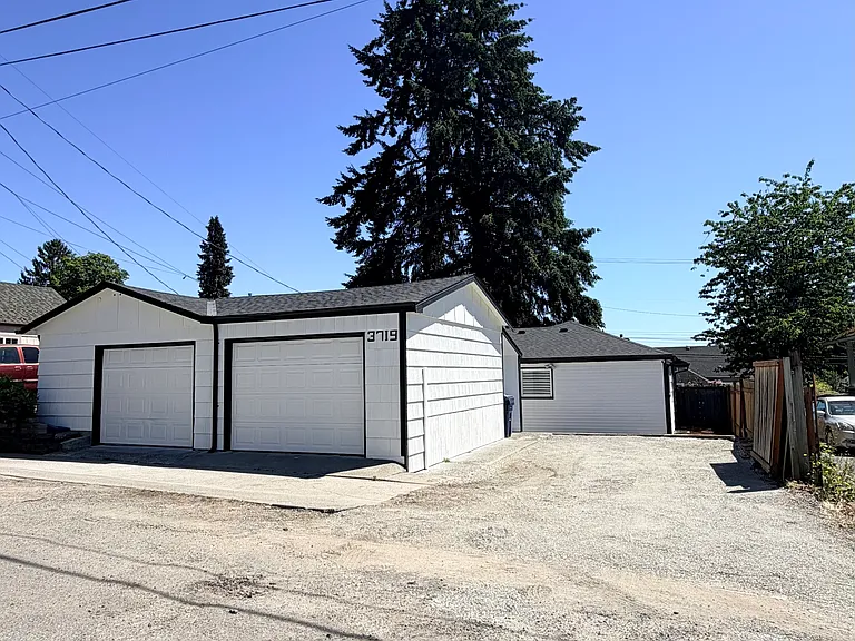 3719 S 12th St — Photo 2