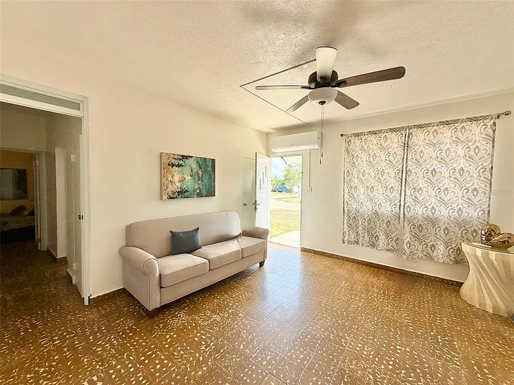 2 bed, 1.0 bath, 1000 sqft, $1,400 — Photo 4