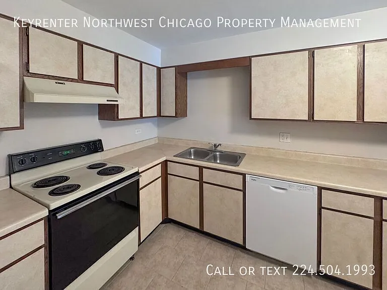 33561 N Royal Oak Ln #209 — Photo 3