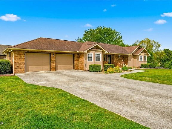 2nd image of 209 Lavista Dr
