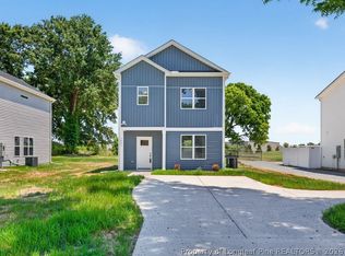 1021 E Harnett St, Dunn, NC 28334