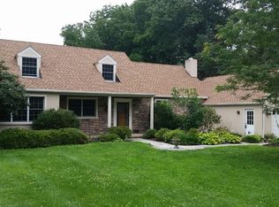 942 N Hill Dr, West Chester, PA 19380
