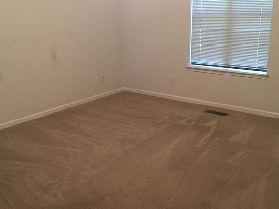 3rd image of 105 Stone Creek Cir