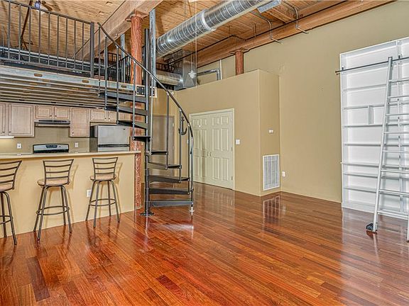 4th image of 1117 Douglas Ave APT 205