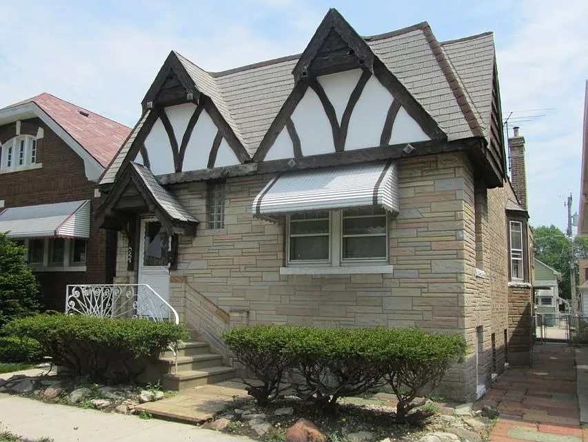 2313 Highland Ave photo 1