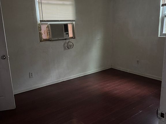 4th image of 349 N Caroline St #B