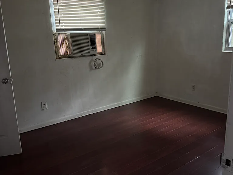 349 N Caroline St #B — Photo 4