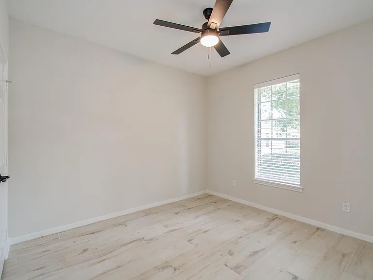 1711 Stone Meadows Ln — Photo 23