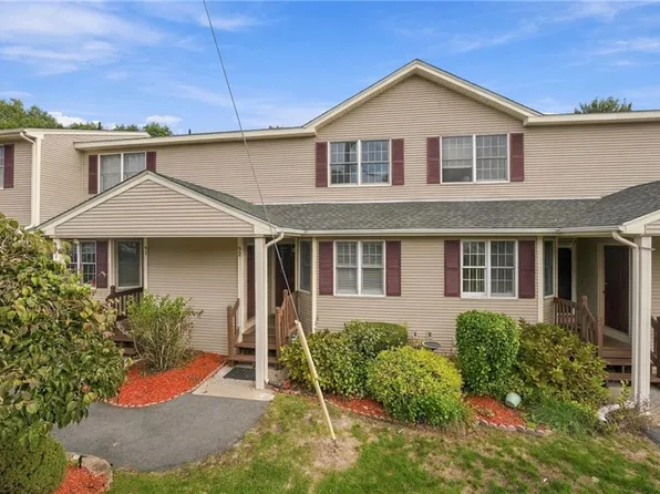 92 Scenic Dr, West Warwick, RI 02893