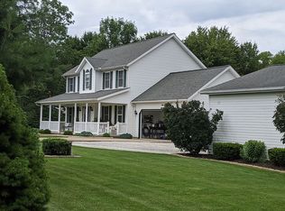 16540 Joann Dr, Montville, OH 44064