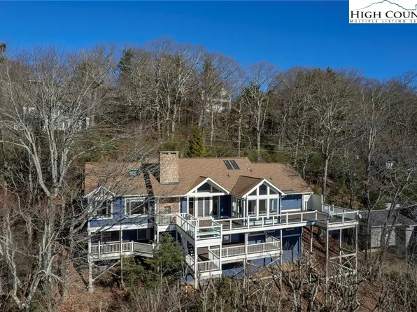 216 Dogwood Lane, Blowing Rock, NC 28605