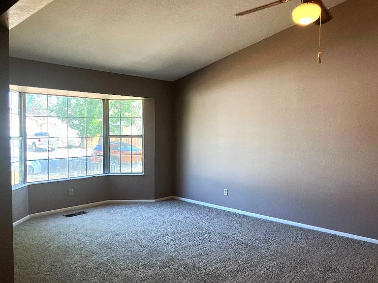 2261 Tangerine St — Photo 4