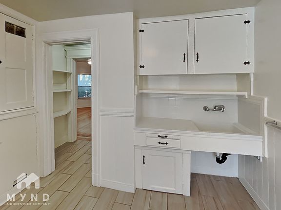 3rd image of 827 14th St APT C