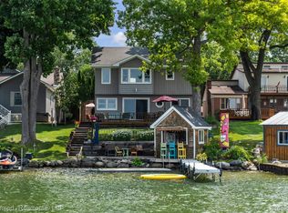 4337 Windiate Park Dr, Waterford, MI 48329