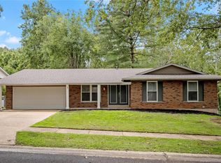 6860 Parc Charlene Dr, Florissant, MO 63033