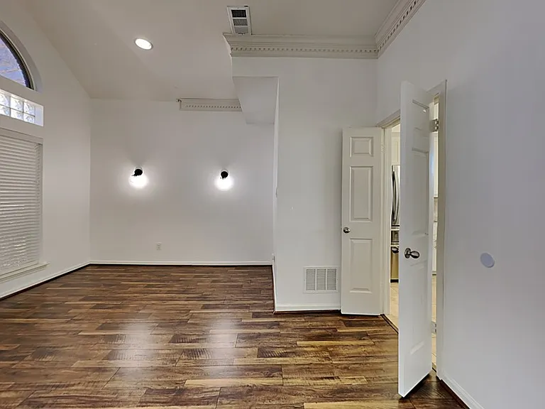 4322 Duck Pond Ln — Photo 11