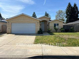2738 Santa Ana Ave, Clovis, CA 93611