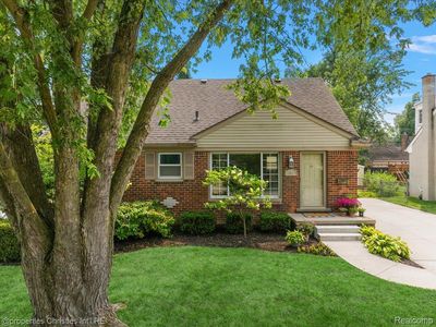 10819 W Eleven Mile Rd, Huntington Woods, MI, 48070