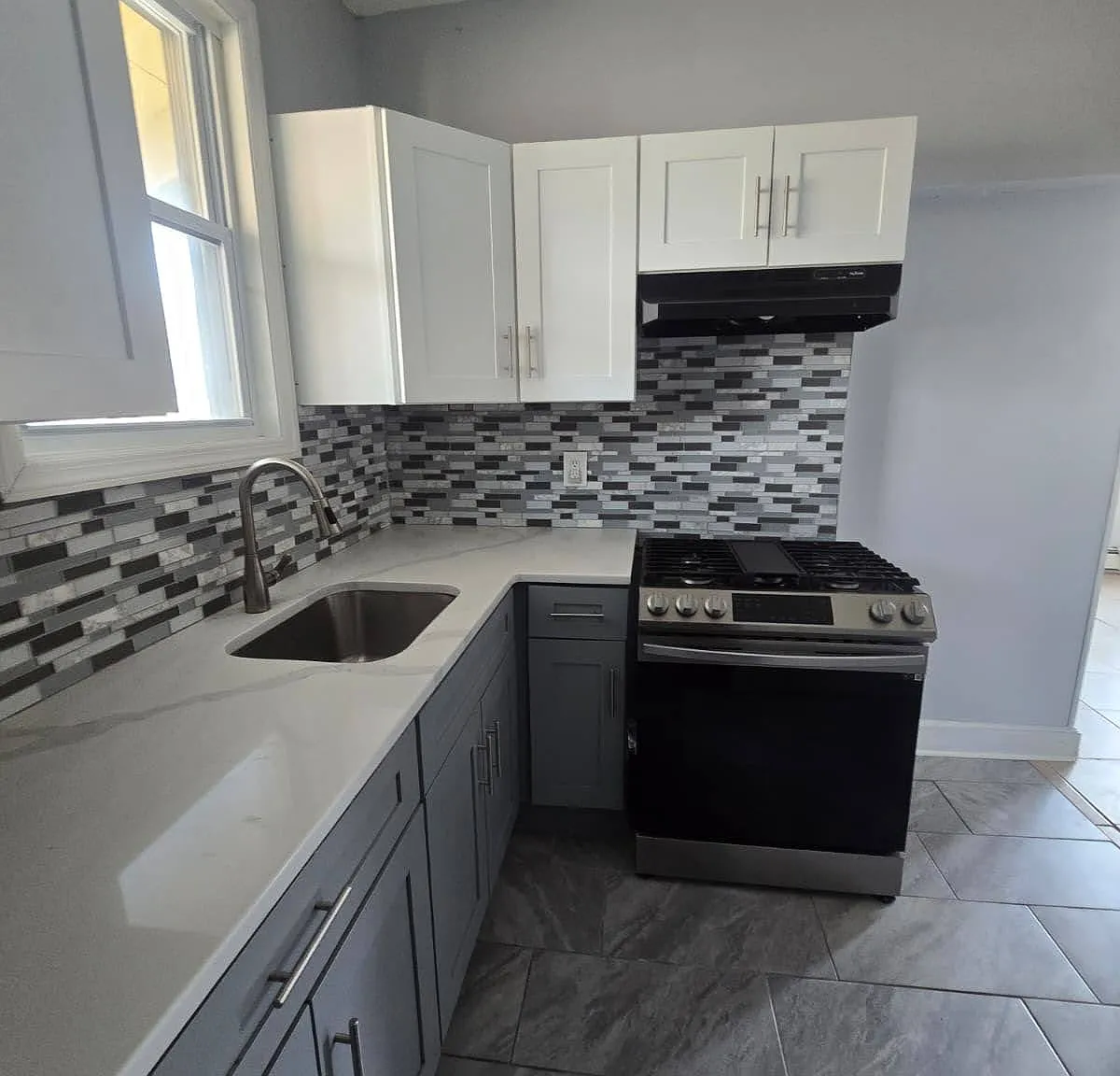 3 bed, 1400 sqft, $2,000 — Photo 1