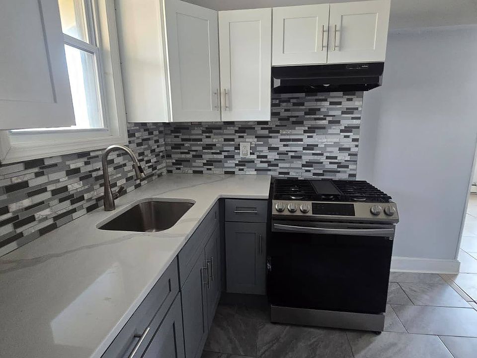 1st image of 267 Goldsmith Ave #3