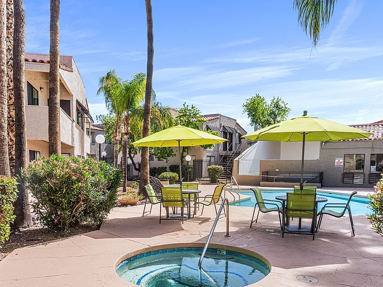 Sunflower Apartments — Photo 6