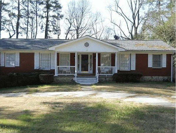 1945 Shepherd Cir SW photo 1