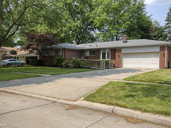 2nd image of 34458 Grove Dr